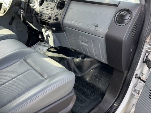 Used 2011 Ford F250 XL w/ Skid Plate Pkg image 12