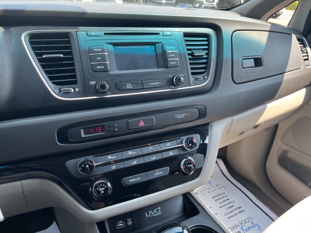 Used 2016 Kia Sedona LX w/ LX Convenience Package FWD image 19