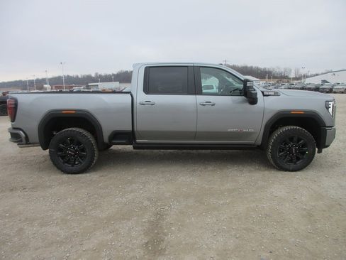 New 2026 GMC Sierra 2500 AT4 image 3