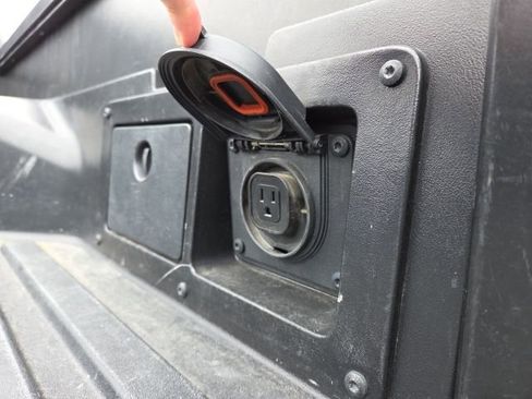 Used 2018 Toyota Tacoma TRD Sport image 26