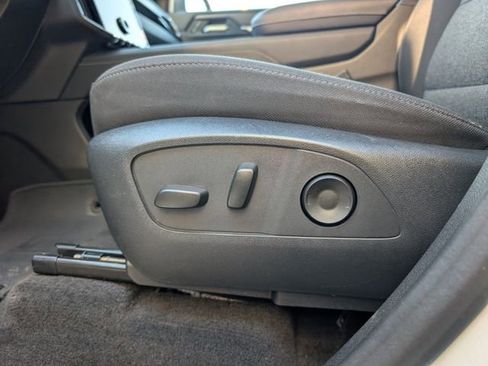 Used 2025 GMC Acadia Elevation image 18