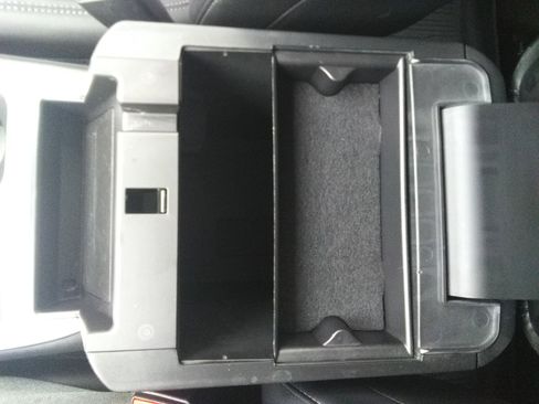 Used 2022 Ford Explorer XLT w/ XLT Sport Appearance Package AWD/4WD image 18