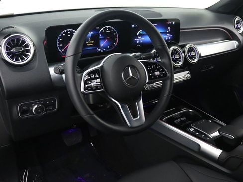 Certified 2022 Mercedes-Benz GLB 250 4MATIC image 17