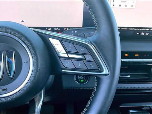 Used 2025 Buick Enclave Preferred image 12