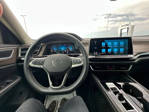 Certified 2024 Volkswagen Atlas SEL AWD/4WD image 53
