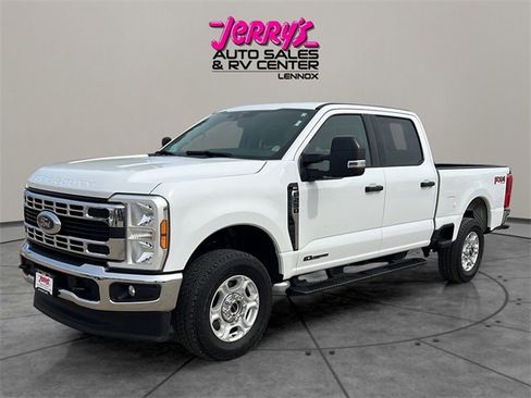 Used 2025 Ford F250 XLT w/ FX4 Off-Road Package image 9