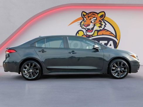 Used 2026 Toyota Corolla SE FWD image 4