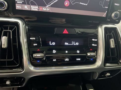 Used 2021 Kia Sorento SX AWD/4WD image 17