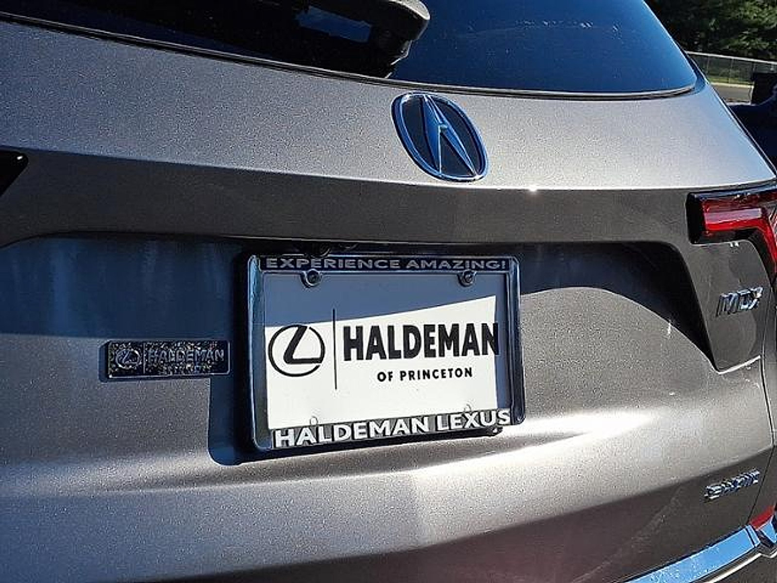 Used 2023 Acura MDX w/ Advance Package AWD/4WD image 36
