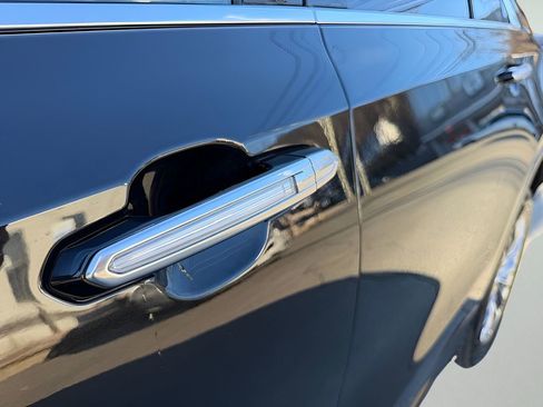 Used 2024 Cadillac XT4 Premium Luxury image 11