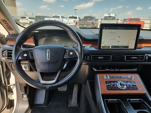 Used 2020 Lincoln Aviator Reserve w/ Equipment Group 202A AWD/4WD image 10
