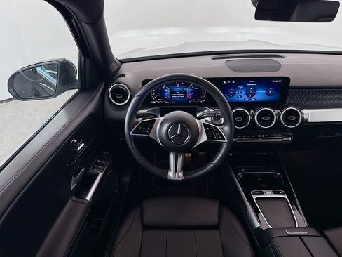 Used 2025 Mercedes-Benz GLB 250 image 21