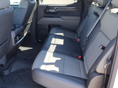 Used 2022 Chevrolet Silverado 1500 ZR2 w/ Technology Package AWD/4WD image 32