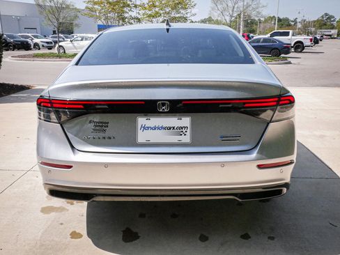Used 2025 Honda Accord Touring image 10
