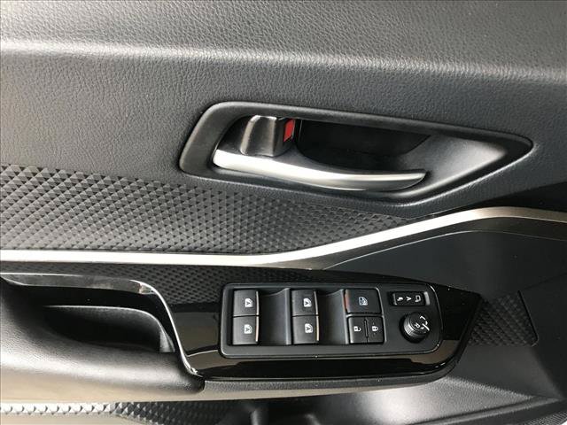 Used 2019 Toyota C-HR XLE FWD image 14