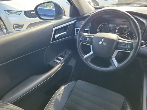 Used 2024 Mitsubishi Outlander SE Black Edition image 22