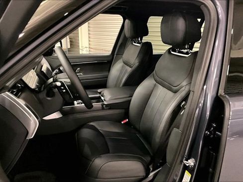 New 2026 Land Rover Range Rover Long Wheelbase SE image 8