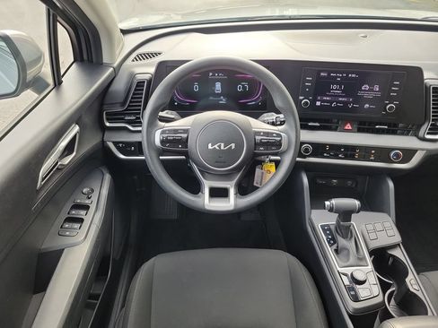 Used 2024 Kia Sportage LX FWD image 12