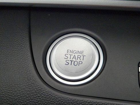 New 2025 Hyundai Elantra SEL image 27