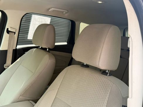 Used 2017 Ford Escape SE w/ Equipment Group 201A FWD image 24