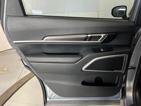 Used 2025 Kia Telluride S FWD image 28