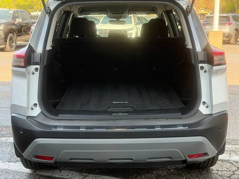 Used 2023 Nissan Rogue SV FWD image 8
