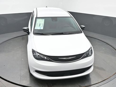 New 2026 Chrysler Voyager LX image 45