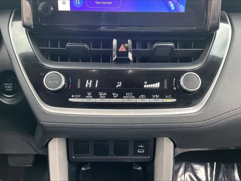 Used 2024 Toyota Corolla Cross LE image 37