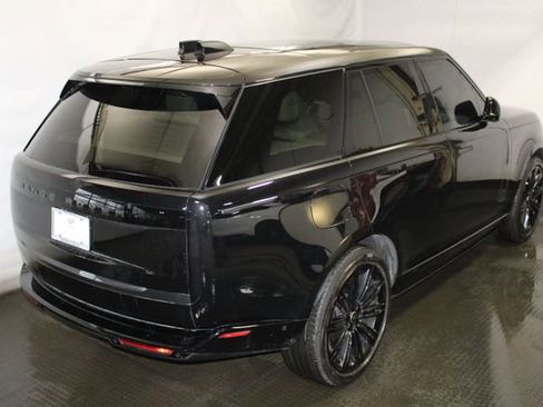 Used 2025 Land Rover Range Rover SE image 4