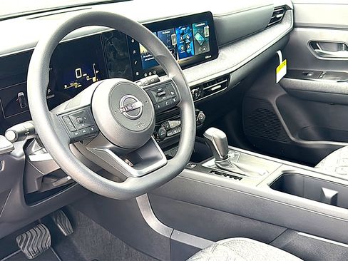 New 2026 Nissan Kicks SV w/ SV Premium Package FWD image 9