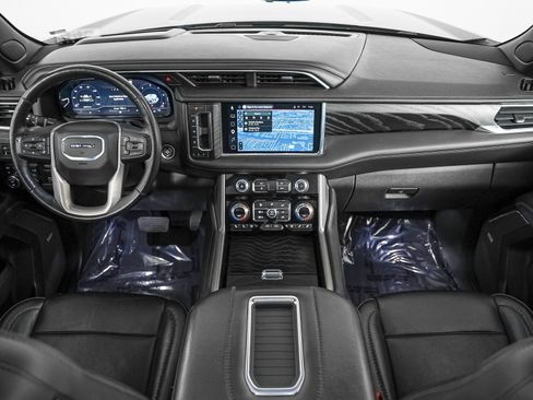 Used 2022 GMC Yukon XL Denali w/ Denali Ultimate Package AWD/4WD image 9