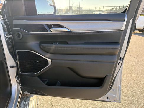 New 2026 Jeep Grand Wagoneer L Limited image 15