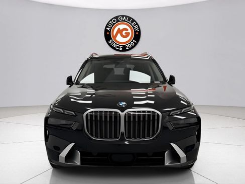 Used 2025 BMW X7 xDrive40i AWD/4WD image 2