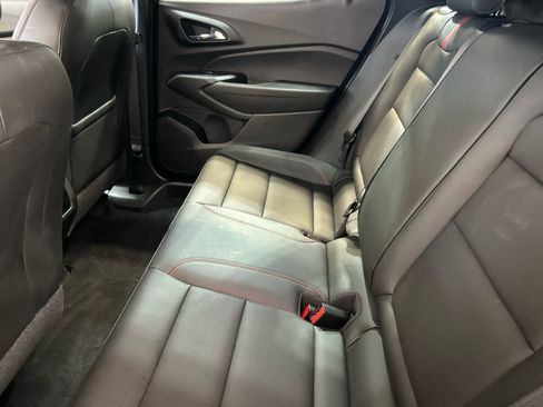 Used 2024 Chevrolet Trax RS w/ Sunroof Package FWD image 5