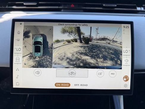 Used 2025 Land Rover Range Rover Sport SE AWD/4WD image 9