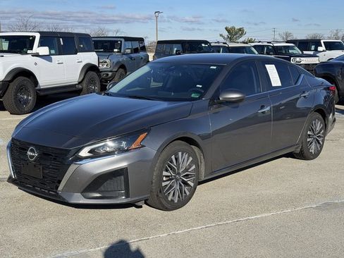 Used 2023 Nissan Altima 2.5 SV image 12