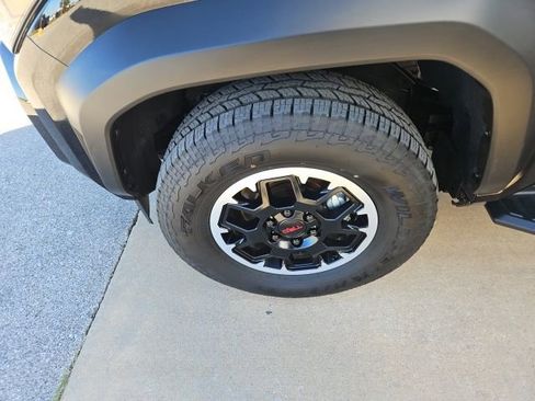 Used 2025 Toyota 4Runner TRD Off-Road image 12