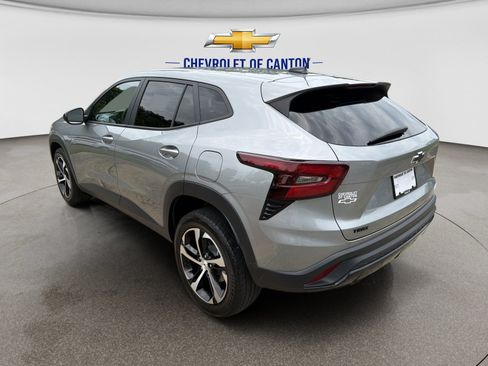 Used 2024 Chevrolet Trax RS FWD image 7