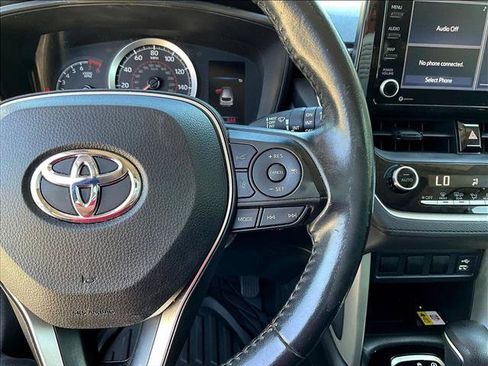 Used 2022 Toyota Corolla Cross LE w/ Moonroof Package FWD image 20
