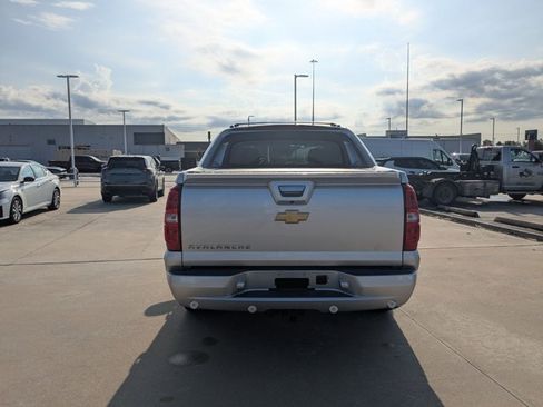Used 2013 Chevrolet Avalanche LTZ RWD image 6