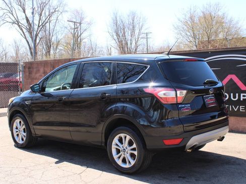 Used 2017 Ford Escape SE AWD/4WD image 3