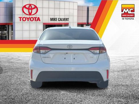 Used 2023 Toyota Corolla LE FWD image 4