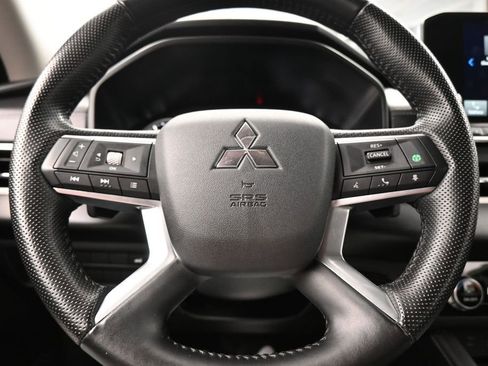 Used 2024 Mitsubishi Outlander SE Black Edition FWD image 25