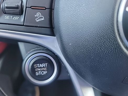 Used 2019 Alfa Romeo Stelvio AWD image 23