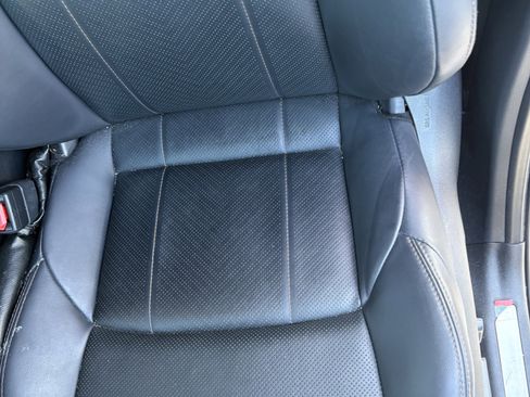 Used 2023 Toyota Venza Limited image 10