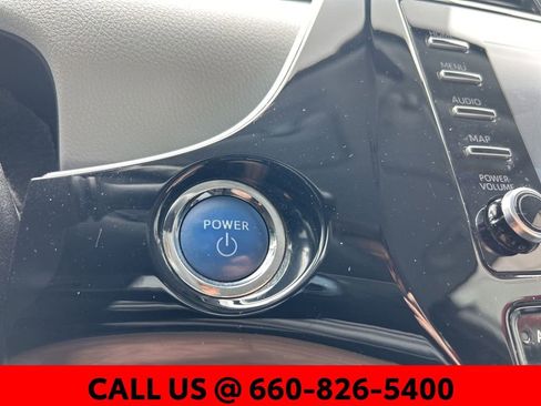 Used 2020 Toyota Prius LE FWD image 17