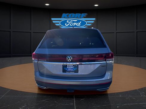 Used 2025 Volkswagen Atlas SE image 4