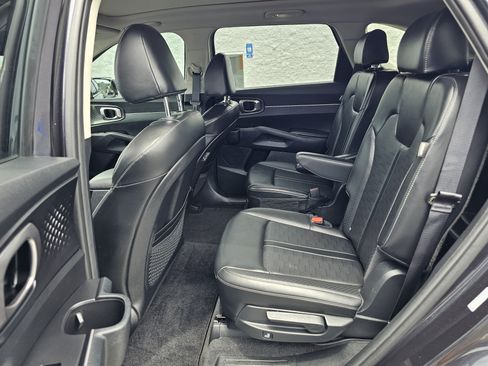 Used 2025 Kia Sorento EX w/ Panoramic Sunroof Package FWD image 33