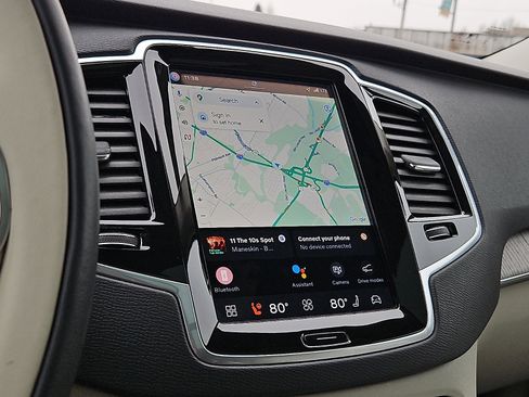 Certified 2023 Volvo XC90 B6 Plus image 17