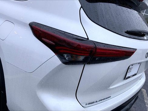 Used 2025 Toyota Highlander Limited image 26